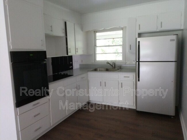 Foto del edificio - 1533 Beaucrest Ave