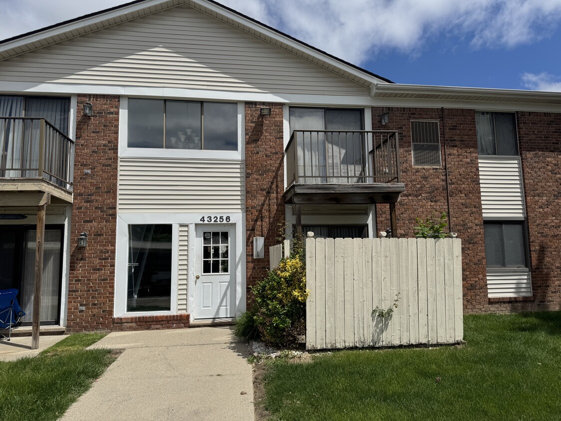 Foto principal - 43256 Mound Rd