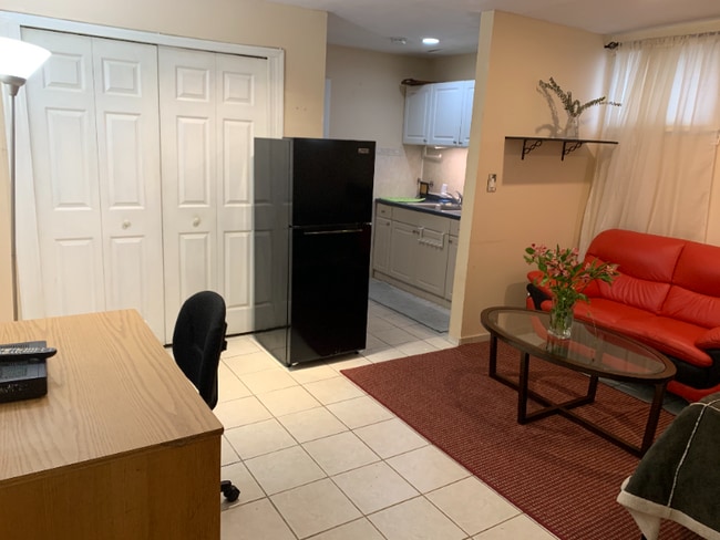 Building Photo - 22 Mountain Way