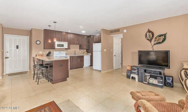 Building Photo - 8649 E Royal Palm Rd