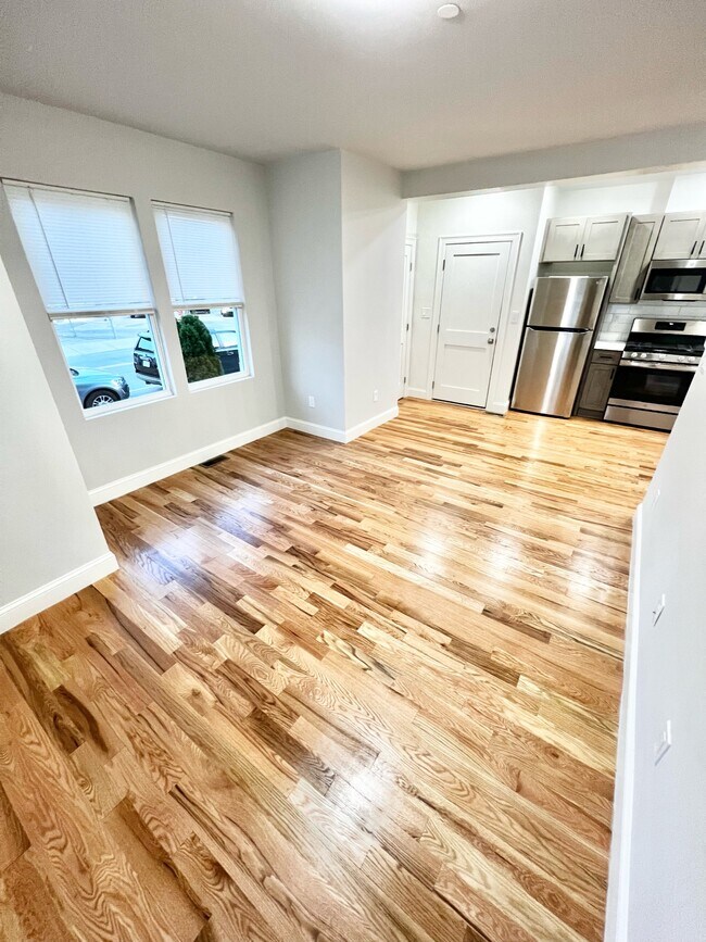 149 Crescent St, Waltham, MA 02453 Condo for Rent in Waltham, MA