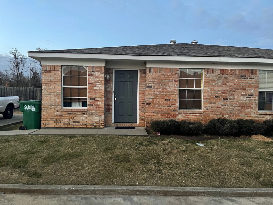 102 Commercial Park Rd Unit 201b, Maud, TX 75567 Condo for Rent in