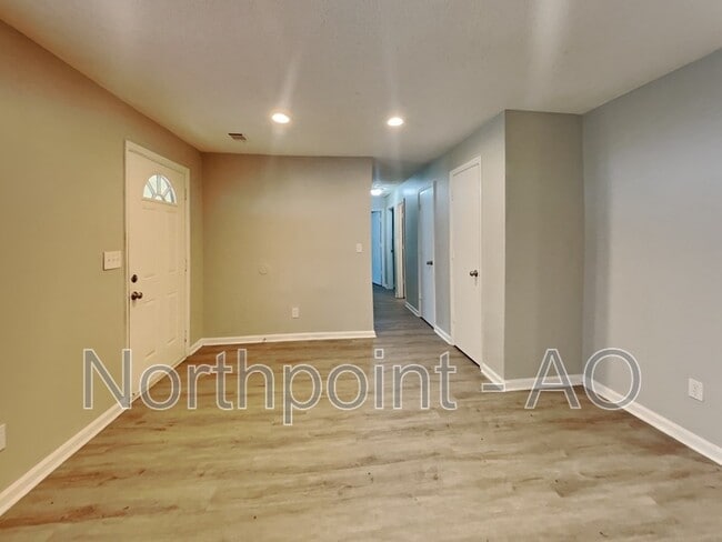 Building Photo - 5671 Pine Gate Dr