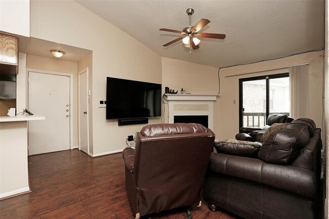 Foto del edificio - 12755 Mill Ridge Dr