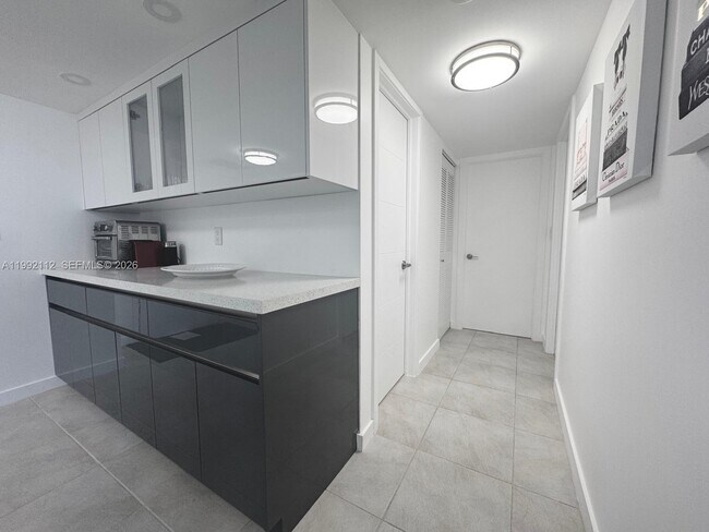 Foto del edificio - 3800 S Ocean Dr