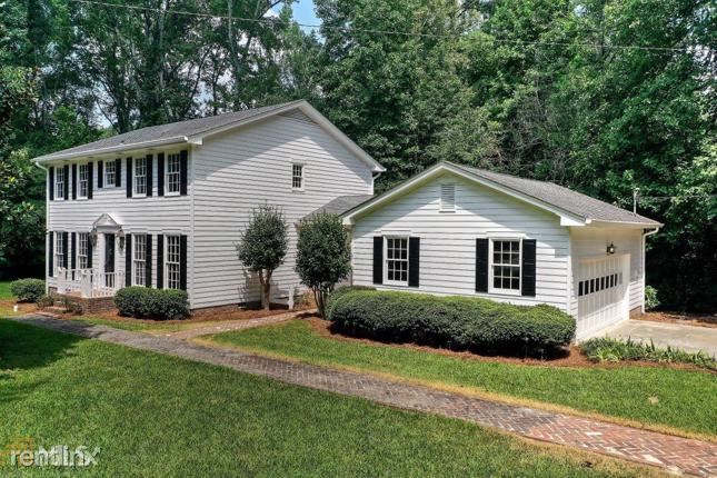 Primary Photo - 4 br, 2 bath House - 1992 Hemlock Trail