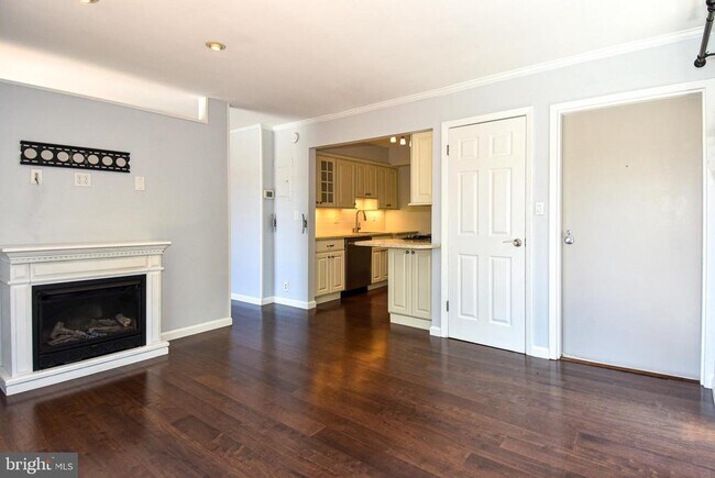 Building Photo - 308 Forbes St