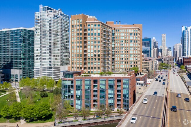 Alternativa - Park Place Condominiums