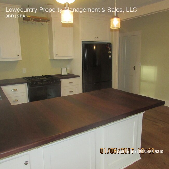Foto del edificio - 524 Woodland Shores Rd