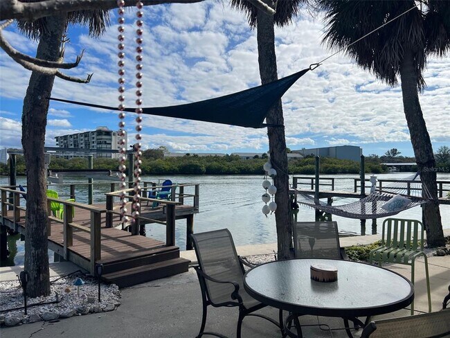 Foto del edificio - 215 1st St