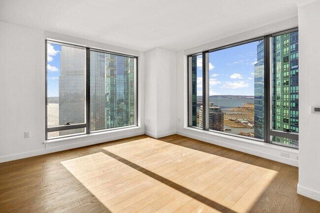 Building Photo - 99 Hudson St