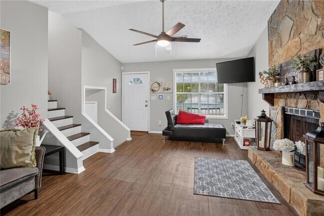 Foto del edificio - 3536 Highland Pine Way