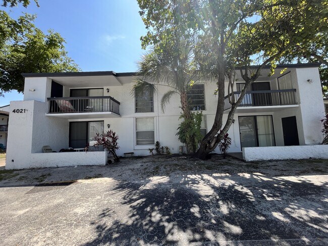 Building Photo - 4021 N University Dr