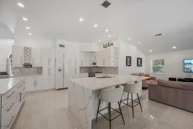 Building Photo - 428 Squire Dr