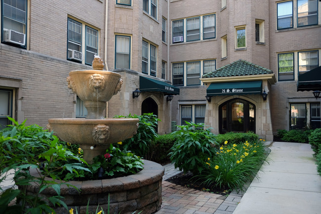 Courtyard - 17 S Stone Ave
