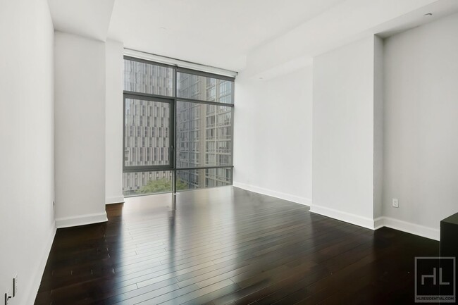 Foto del edificio - FAB LUXURY 1-BED 1.5 BATH BEAUTY!