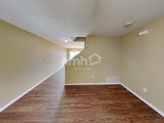 Building Photo - 7961 Blacklick View Dr