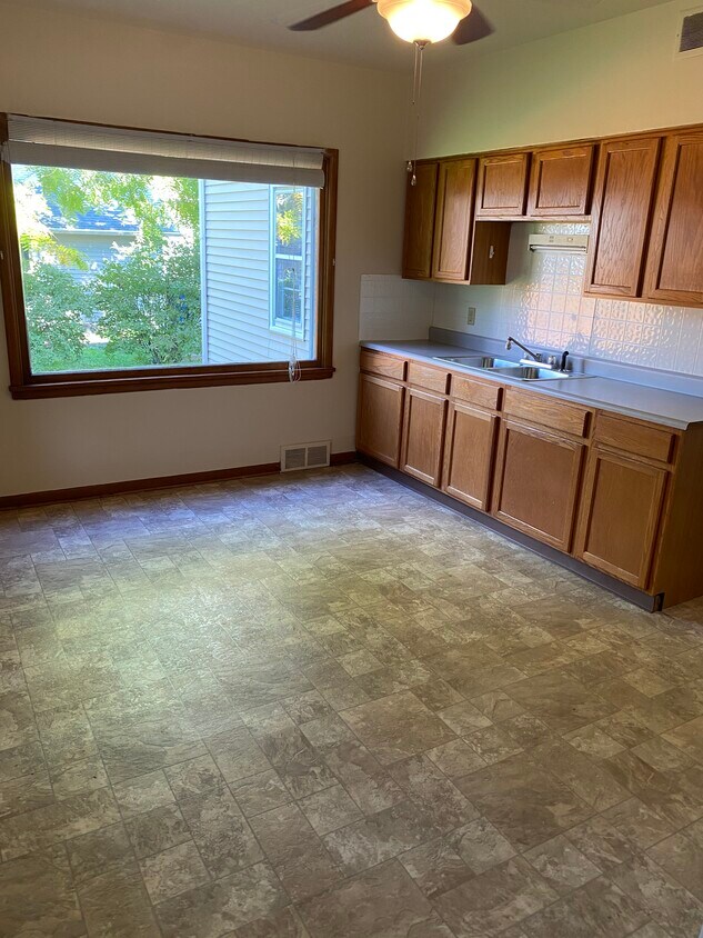 720 E Garden St, Dekalb, IL 60115 House Rental in Dekalb, IL