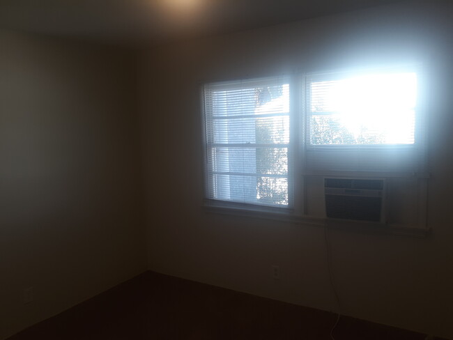 bedroom - 12063 1/2 Hoffman St