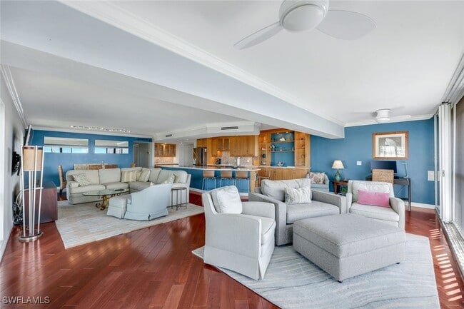 Foto del edificio - 250 Park Shore Dr