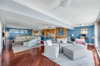 Building Photo - 250 Park Shore Dr