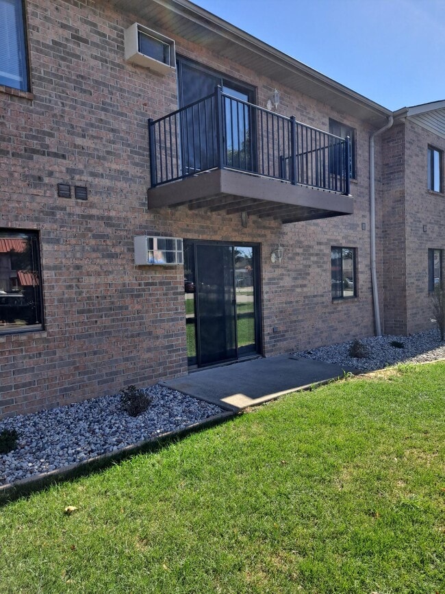 Building Photo - Oklahoma Heights