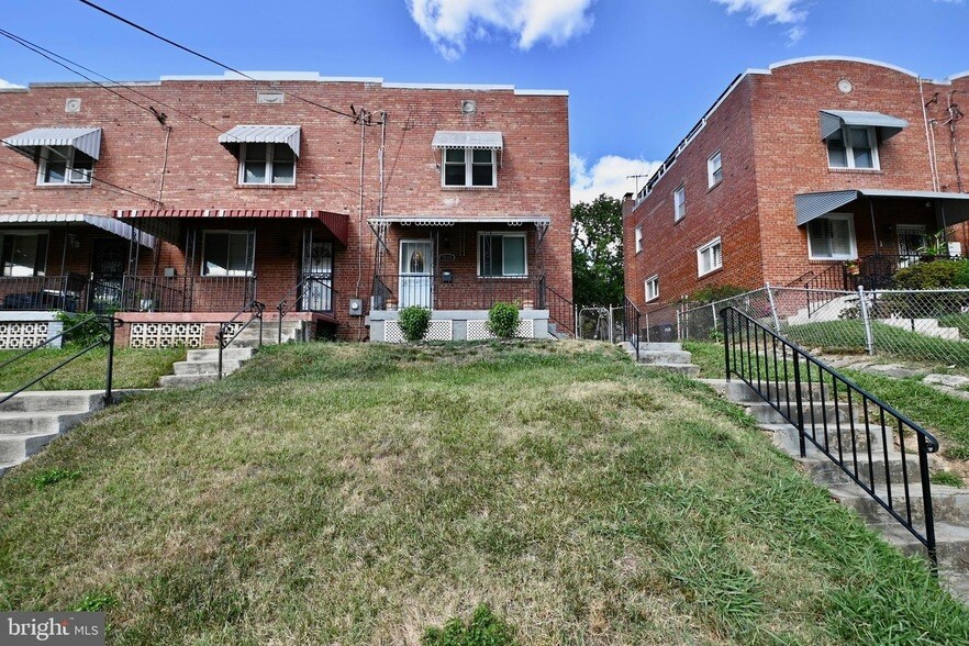 Primary Photo - 5224 Central Avenue SE