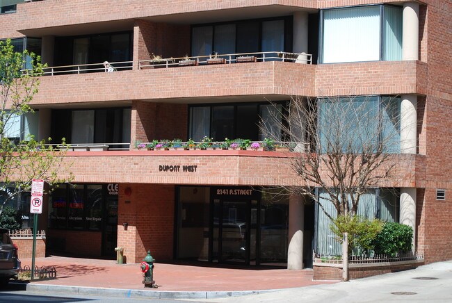 Condo is one with the flowers - 2141 P St NW