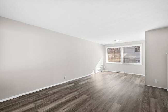 Building Photo - 3 Bedroom Home with Garage and Partially F...