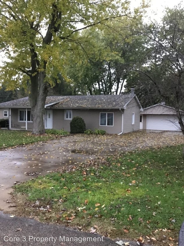 Primary Photo - 207 Gilmore Ave