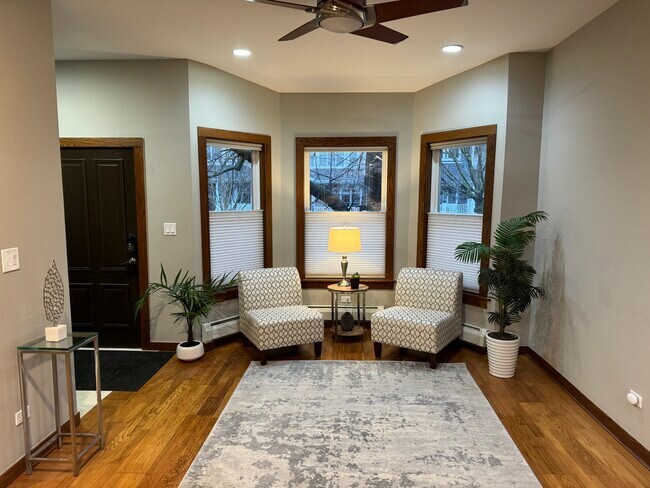 Foto del edificio - 4114 N Bell Ave