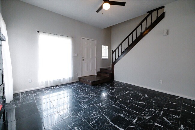 Foto del edificio - 3202 Rockrill Dr