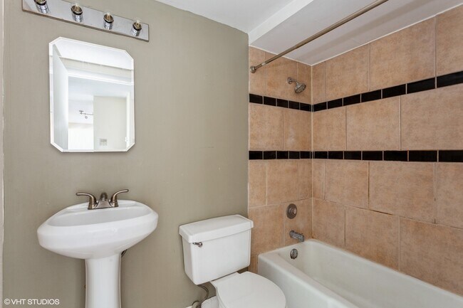 Building Photo - 4500 Beau Monde Dr