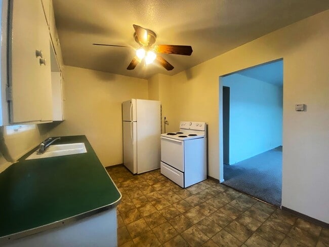 Building Photo - Y Ave. Duplex