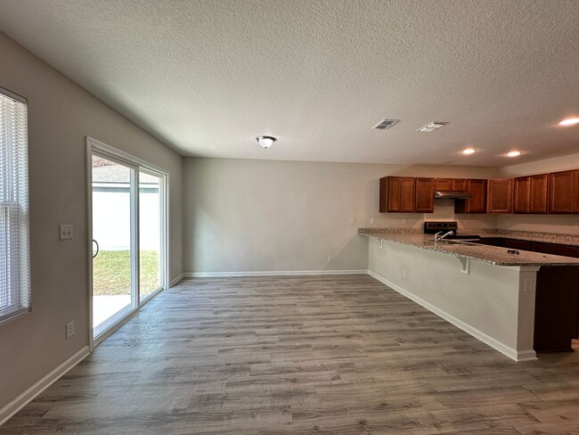 Foto del edificio - Pritchard Point - Three Bedroom Home