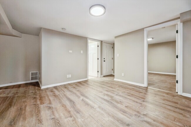 Building Photo - 2525 N Orchard St
