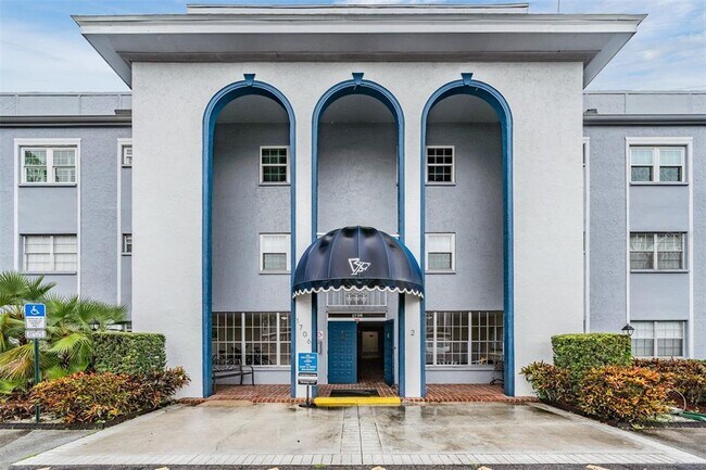 Foto del edificio - 1706 Belleair Forest Dr