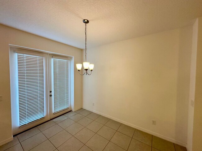 Foto del edificio - MOVE IN SPECIAL! 3/2.5 Town Home in Golden...