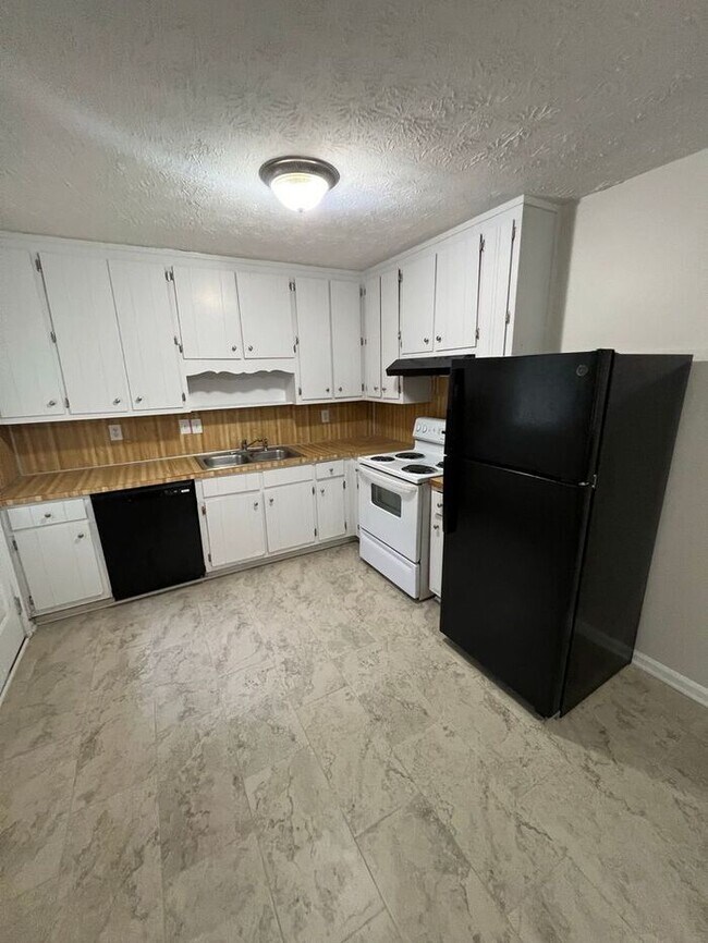 Foto del edificio - !!!WARNING: AVOID SCAMS CONFIRM RENTAL AT ...