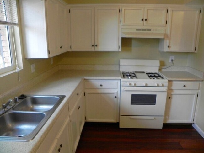 Foto del edificio - 2112 Moon St NE
