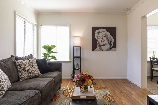 Foto del edificio - 432 N Lomita St