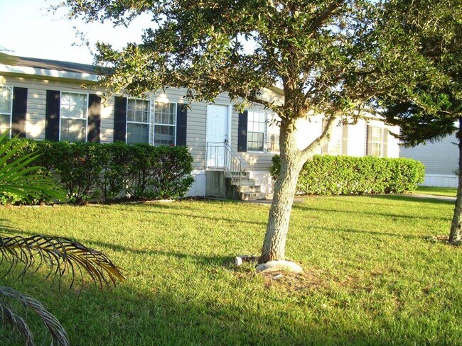 Foto del edificio - 4bed 2bath manufactured home with large yard