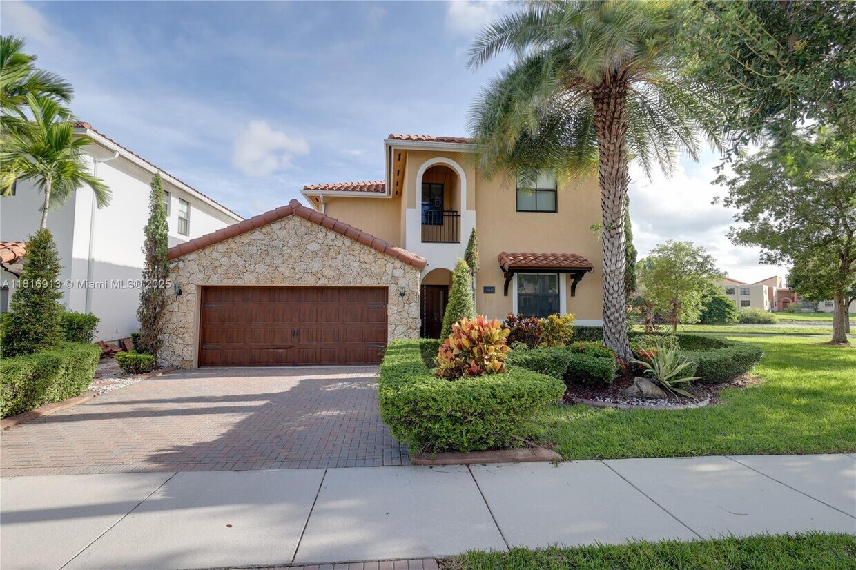 Foto principal - 10040 NW 10th St