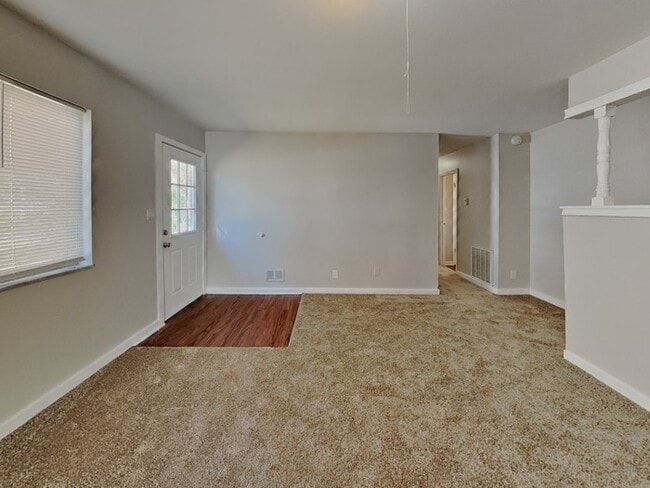 Building Photo - 7 Lucas St