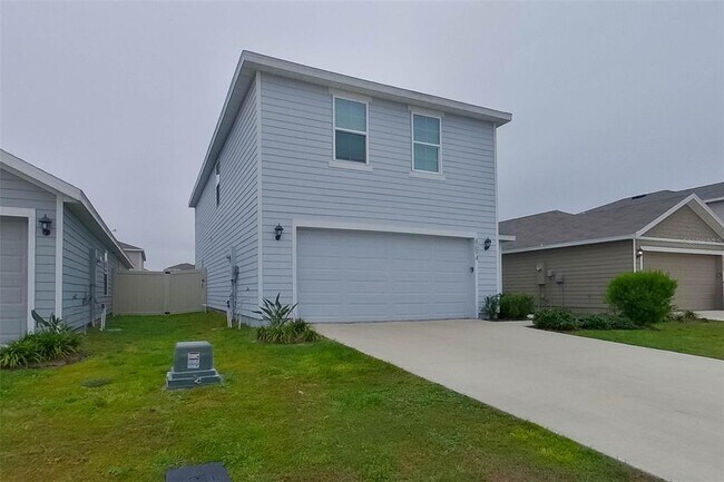 Building Photo - 8694 SW 43rd Ter