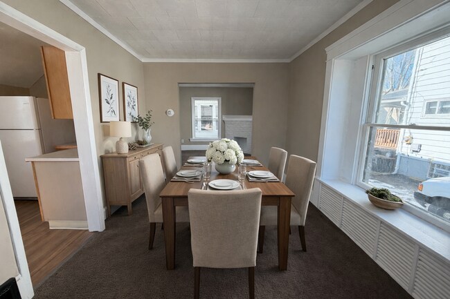 Foto del edificio - Cozy 3 Bed Home w/ 1-Car Garage