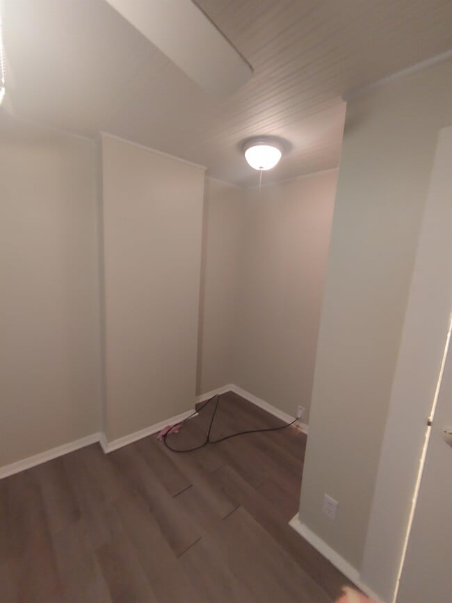 Building Photo - 207 Adkinson Ave