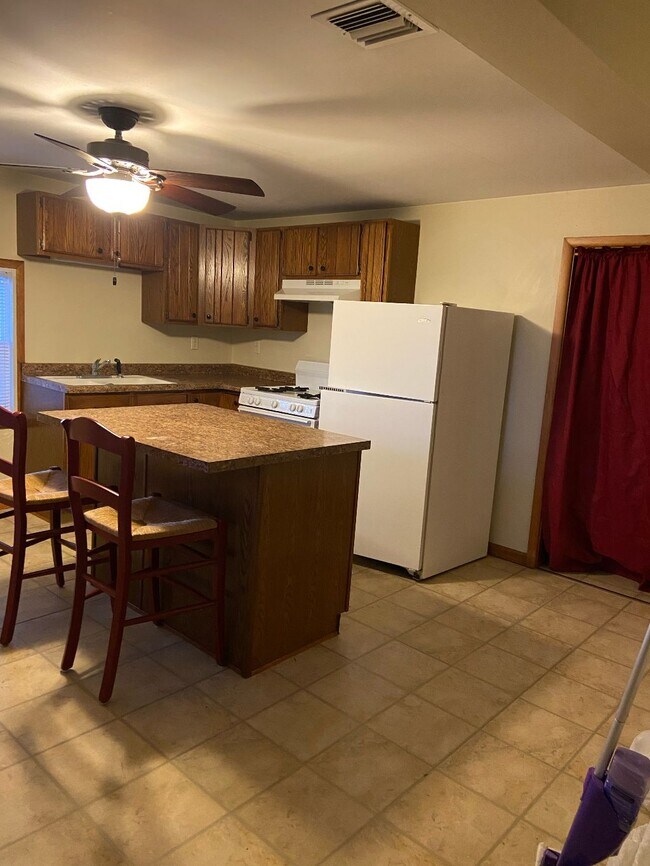 kitchen island - 405 7th St