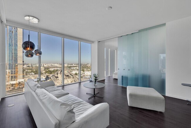 Foto del edificio - 1040 Biscayne Blvd
