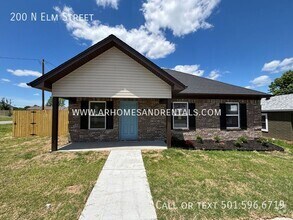 Building Photo - 200 N Elm St